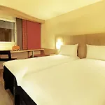 Ibis Orly Tram 7