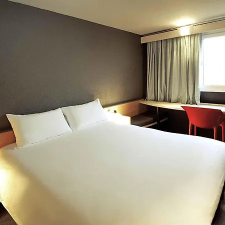 Hotel Ibis Orly Tram 7 3*