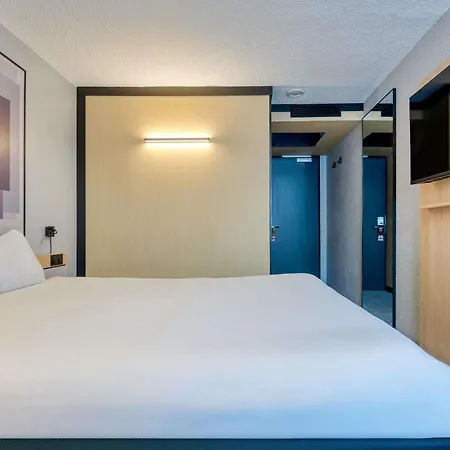 Ibis Orly Tram 7 3* 셰빌리-라뤼