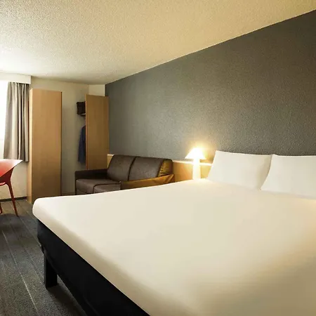 Ibis Orly Tram 7 호텔 3*