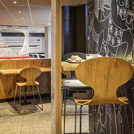 Отель Ibis Orly Tram 7 Шевийи-Ларю