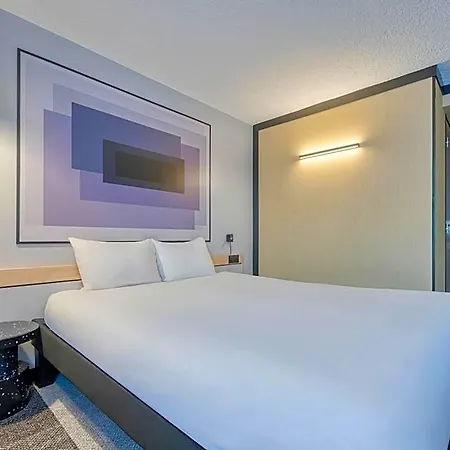 Ibis Orly Tram 7 3*