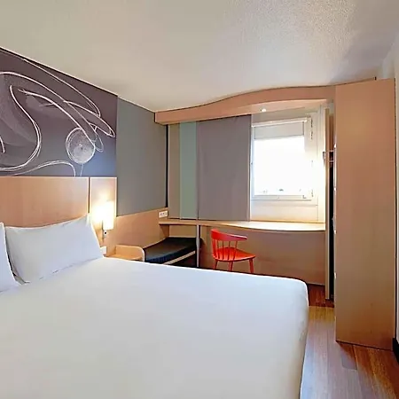 Ibis Orly Tram 7 Hotel 3*
