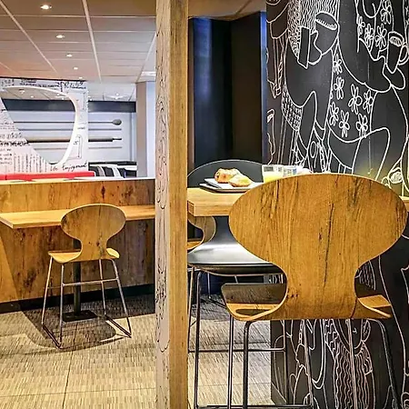 Ibis Orly Tram 7