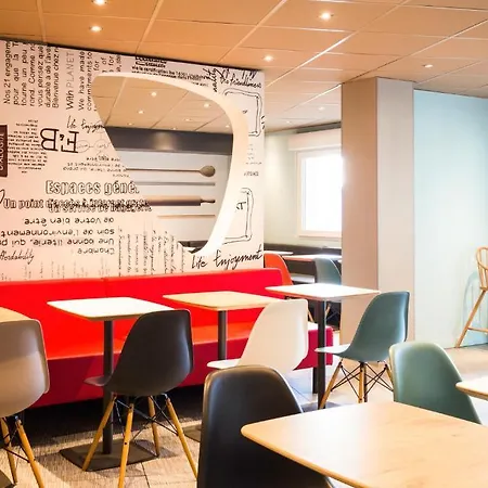 Ibis Orly Tram 7