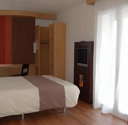 Ibis Orly Tram 7 3* Chevilly-Larue