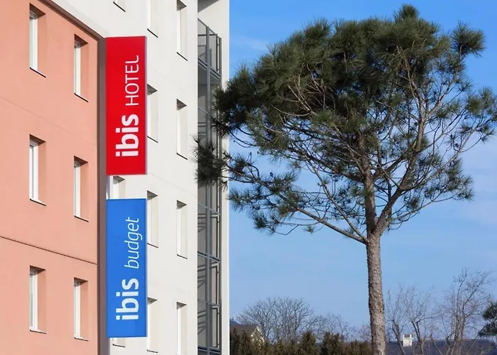 Ibis Orly Tram 7 Отель Шевийи-Ларю