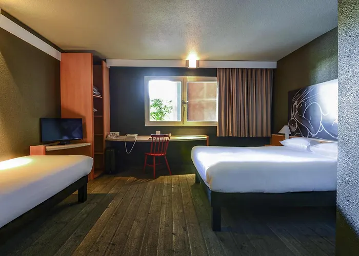 Ibis Orly Tram 7 Hotel 3*