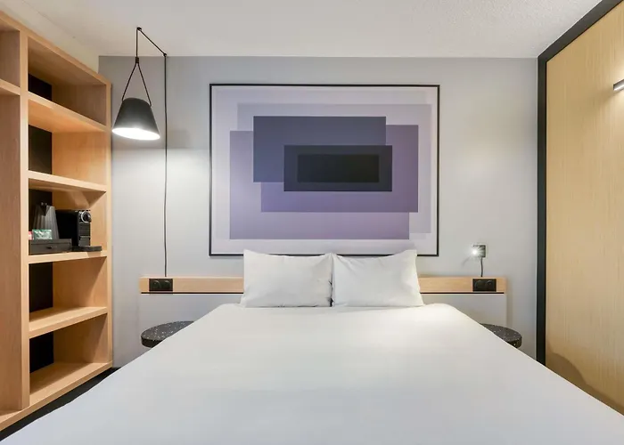 Ibis Orly Tram 7 3*