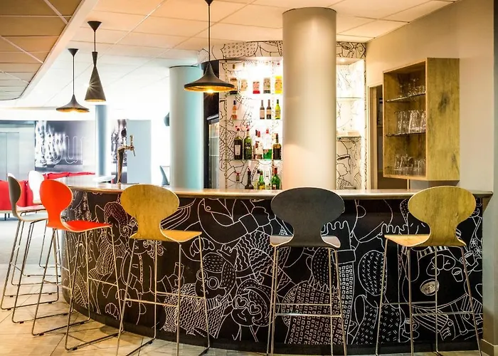 Ibis Orly Tram 7 3*