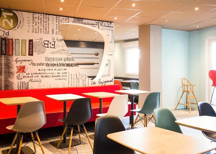 Ibis Orly Tram 7